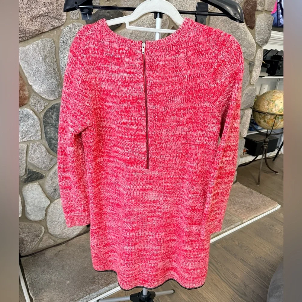 COS knit dress 100% lamb wools with leather trim
Size M - Picture 2 of 7